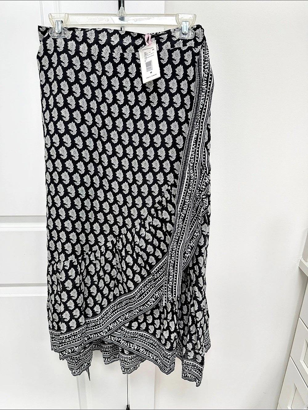NWT VINEYARD VINEWrap Skirt Floral Maxi Skirt in Black & White Size Medium NWT